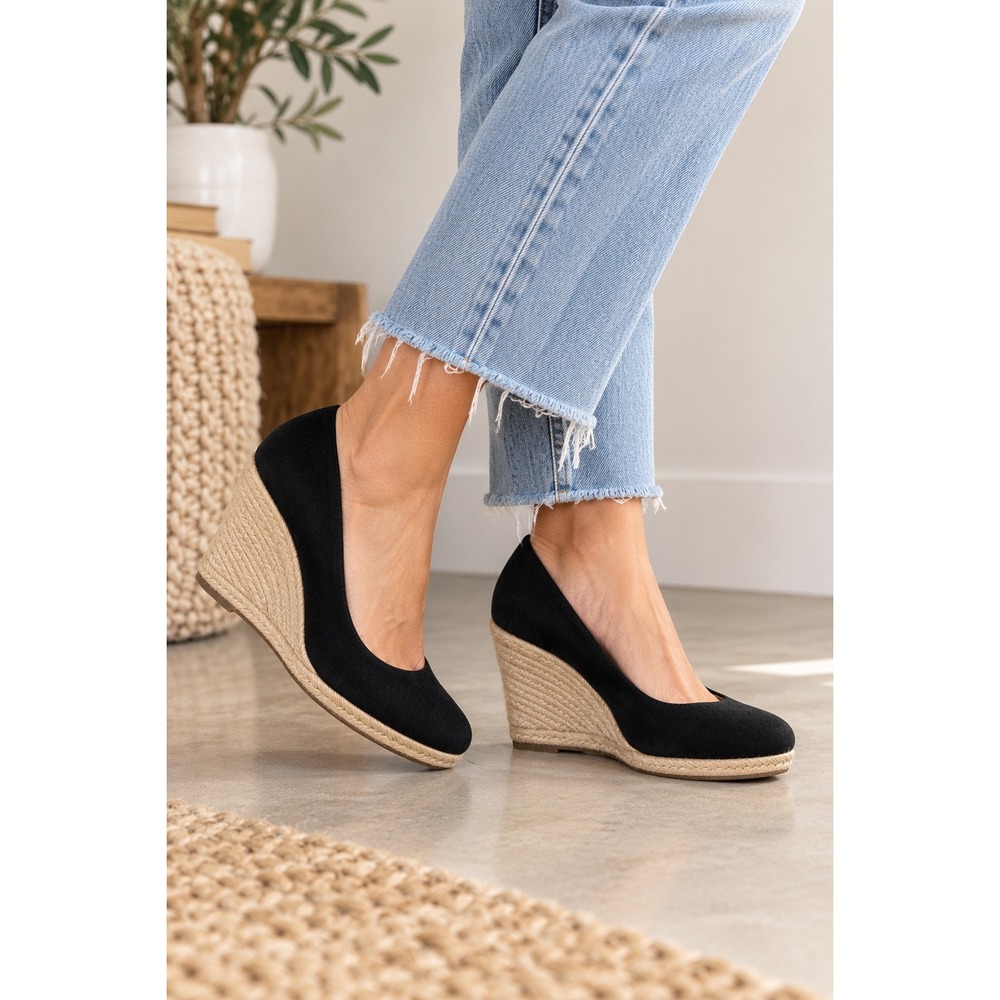 Charles by Charles David Simple Black Suede Espadrille Wedge Pumps Size 8M